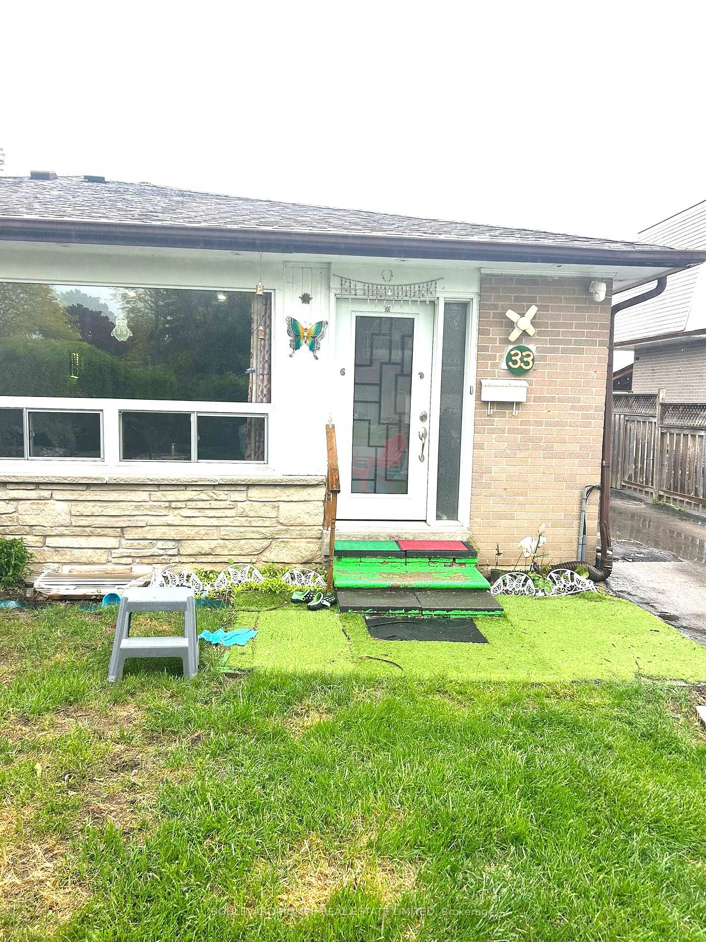 Front of 33 Archdekin Drive