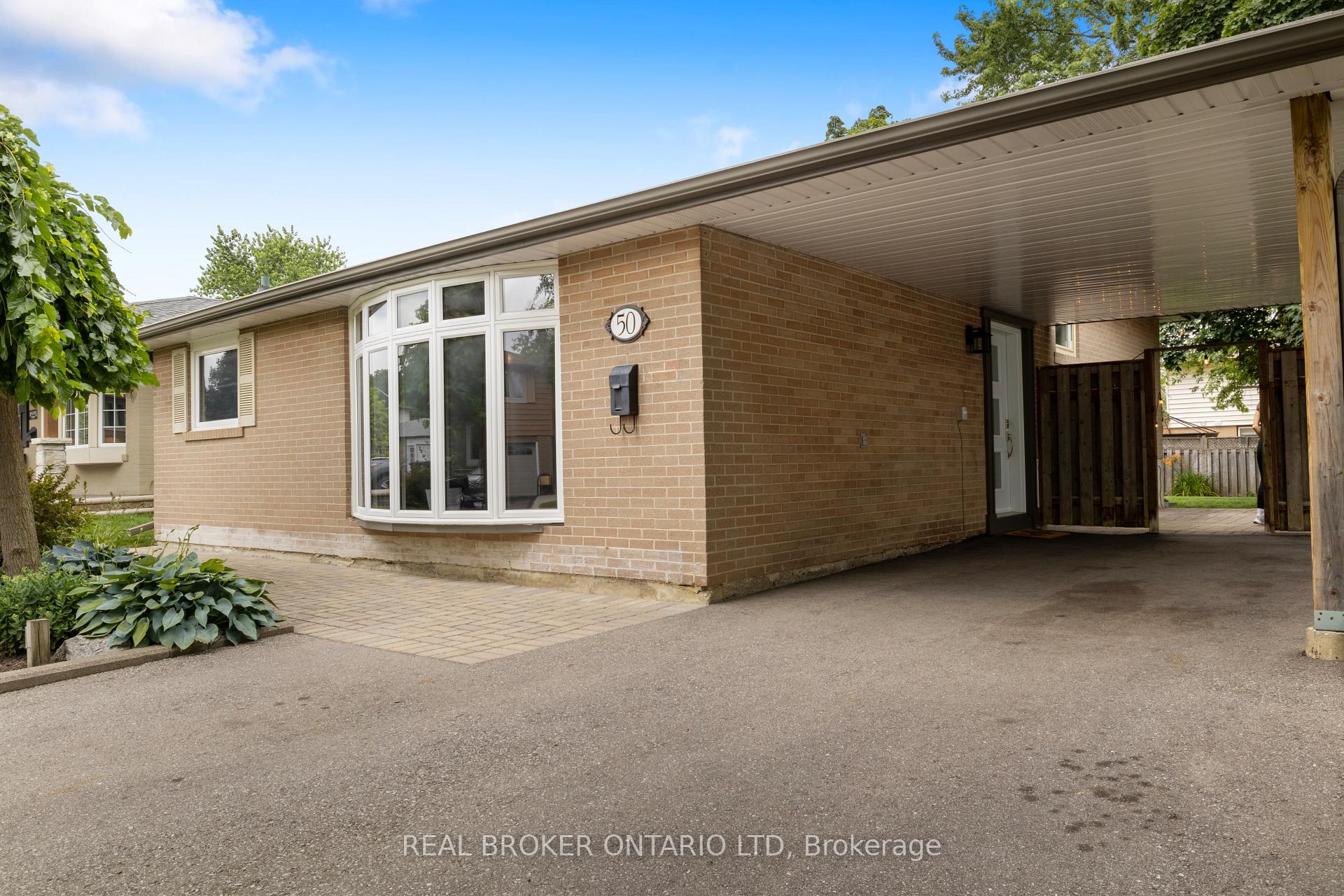 Photo 4 of 50 Watson Crescent, Brampton, Brampton East — HOMEH