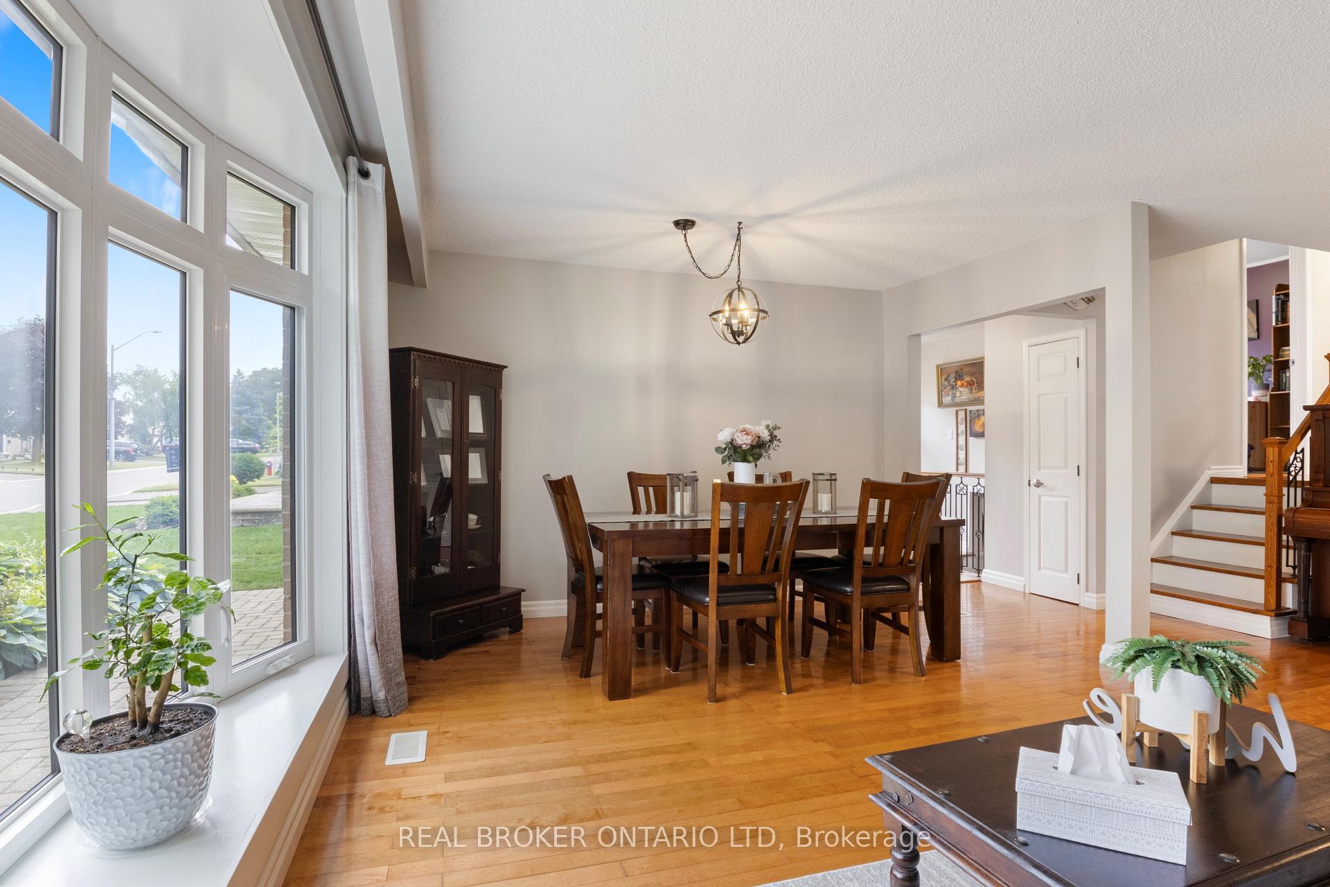 Photo 7 of 50 Watson Crescent, Brampton, Brampton East — HOMEH