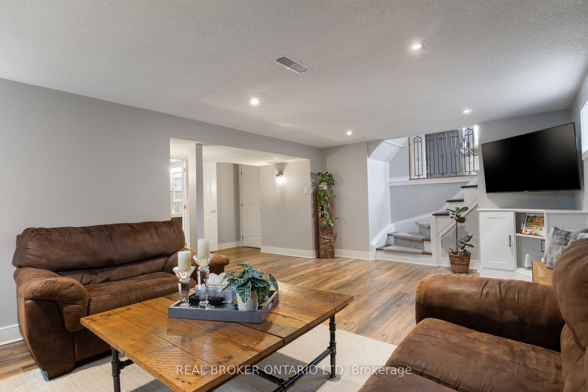 Photo 28 of 50 Watson Crescent, Brampton, Brampton East — HOMEH