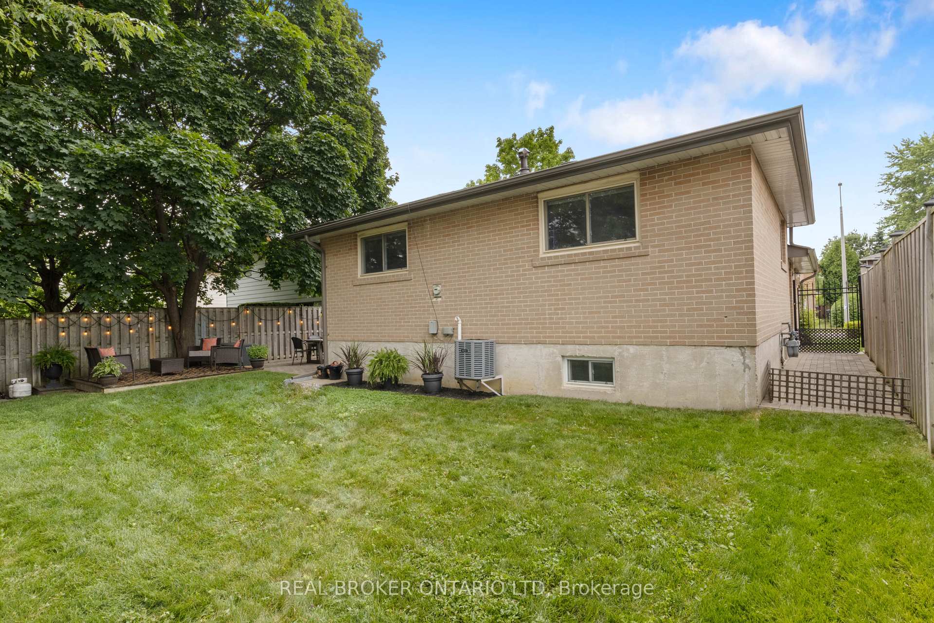 Photo 36 of 50 Watson Crescent, Brampton, Brampton East — HOMEH
