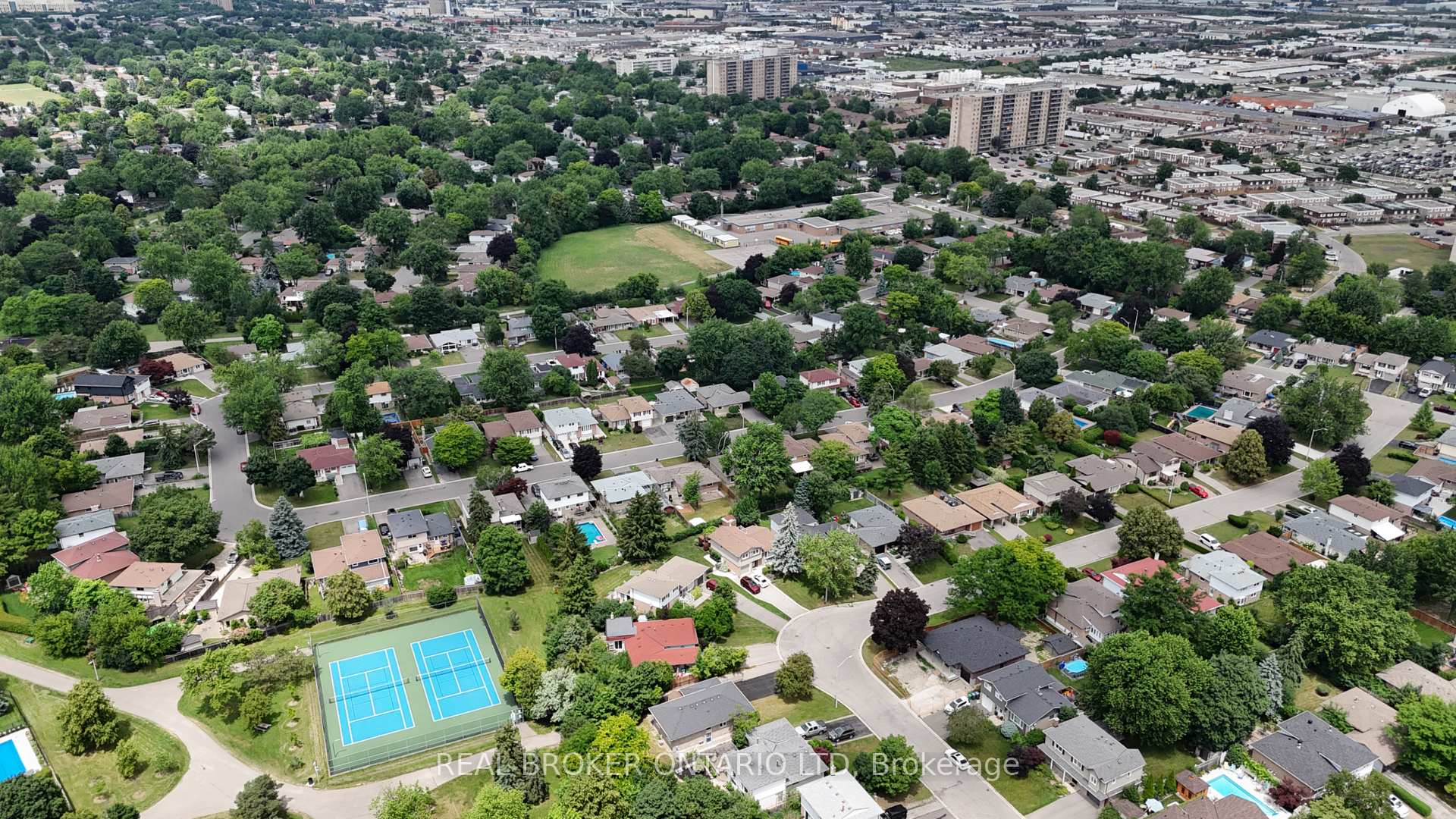 Photo 31 of 50 Watson Crescent, Brampton, Brampton East — HOMEH