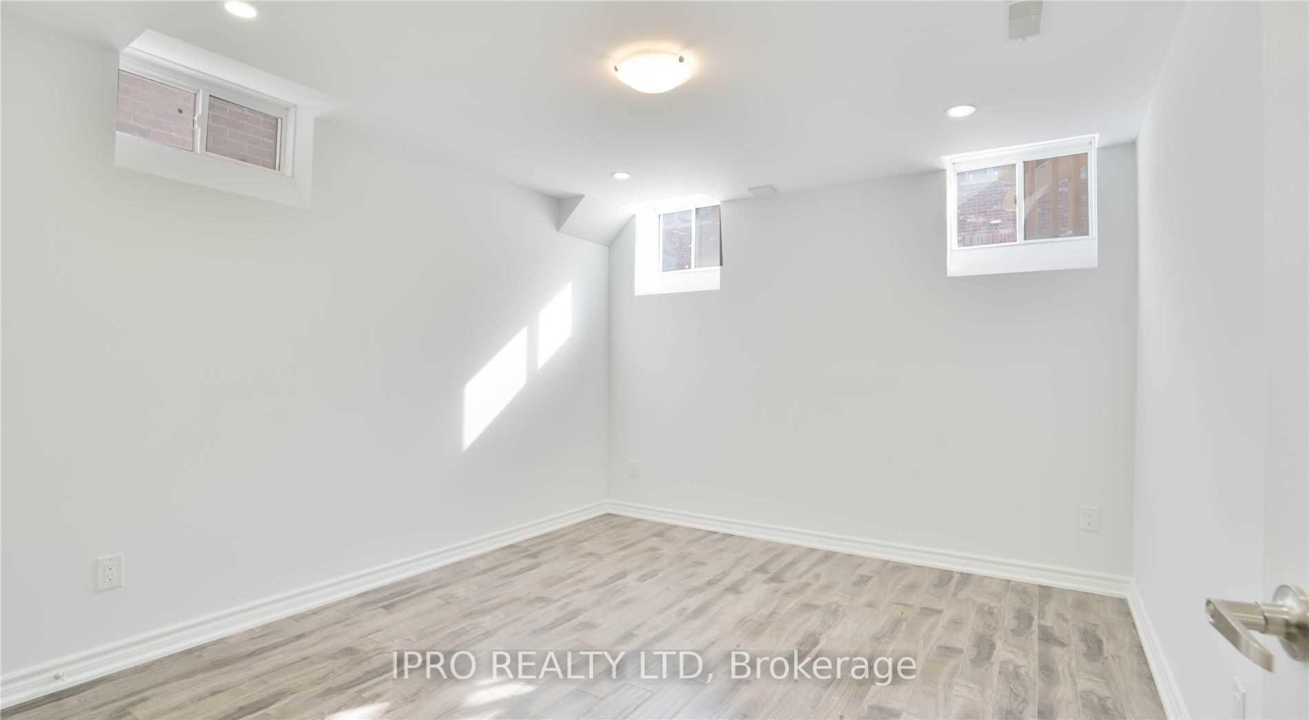 Photo 3 of Unit Basement, 7 Dale Meadows Road, Brampton, Northwest Brampton — HOMEH