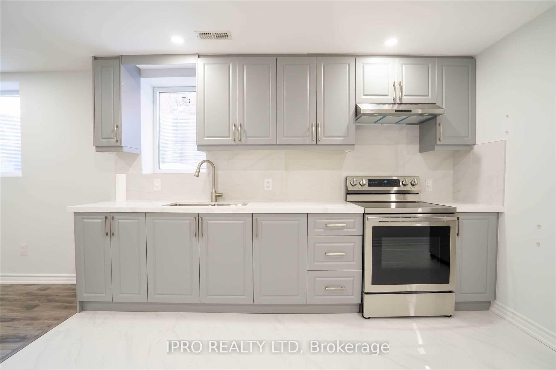 Photo 4 of Unit Basement, 7 Dale Meadows Road, Brampton, Northwest Brampton — HOMEH