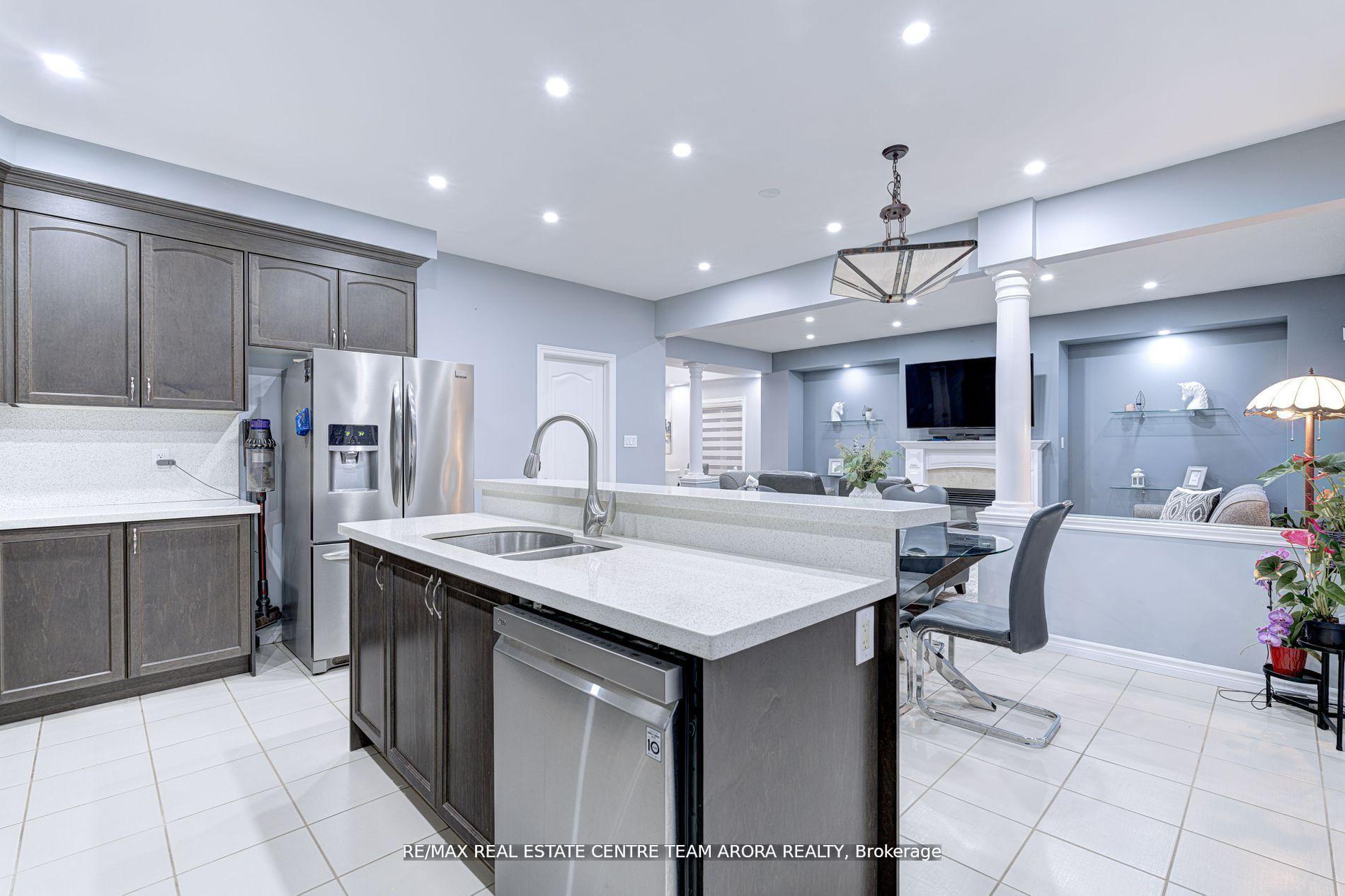 Photo 12 of 27 Monkton Circle, Brampton, Credit Valley — HOMEH