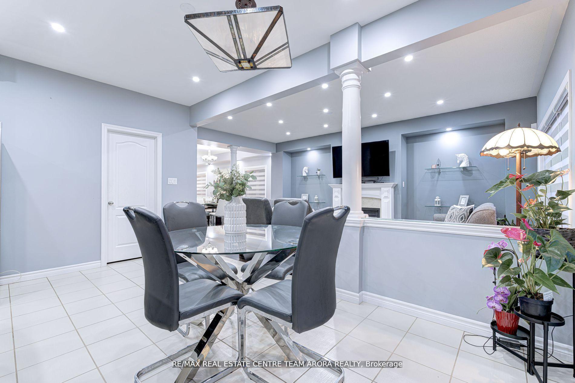 Photo 13 of 27 Monkton Circle, Brampton, Credit Valley — HOMEH