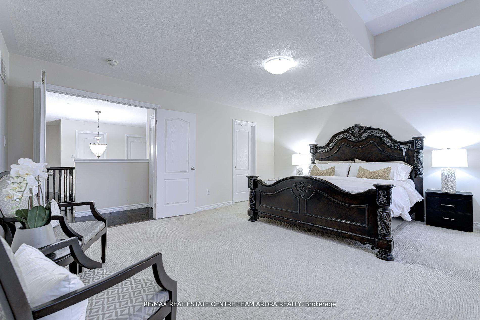 Photo 16 of 27 Monkton Circle, Brampton, Credit Valley — HOMEH