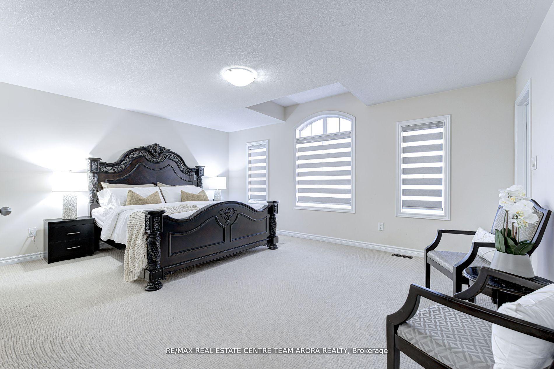 Photo 17 of 27 Monkton Circle, Brampton, Credit Valley — HOMEH