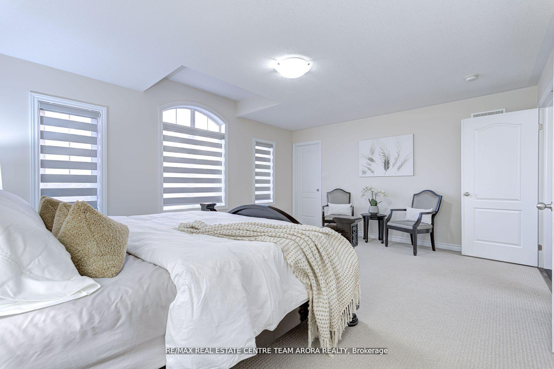 Photo 18 of 27 Monkton Circle, Brampton, Credit Valley — HOMEH