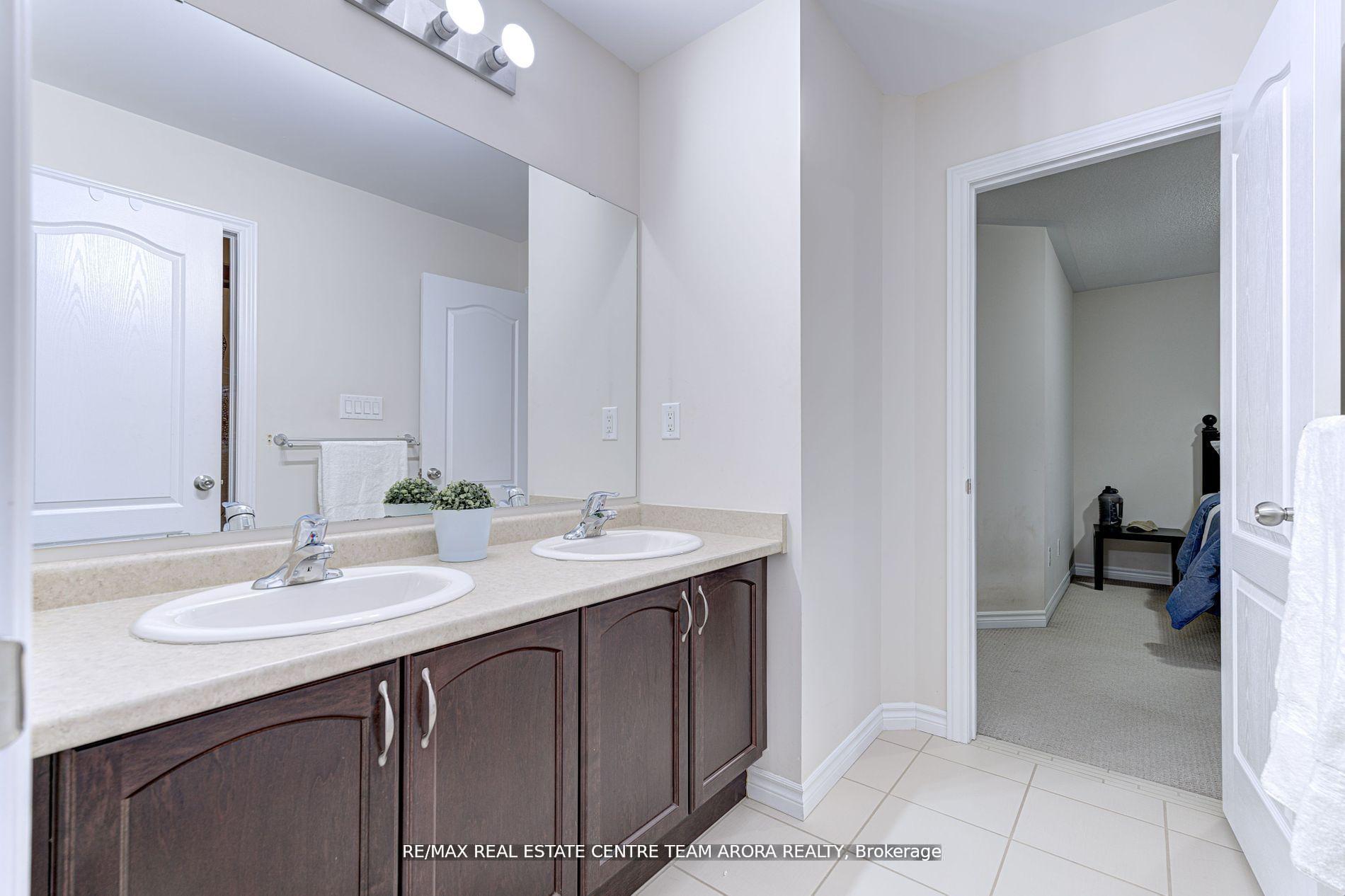 Photo 22 of 27 Monkton Circle, Brampton, Credit Valley — HOMEH