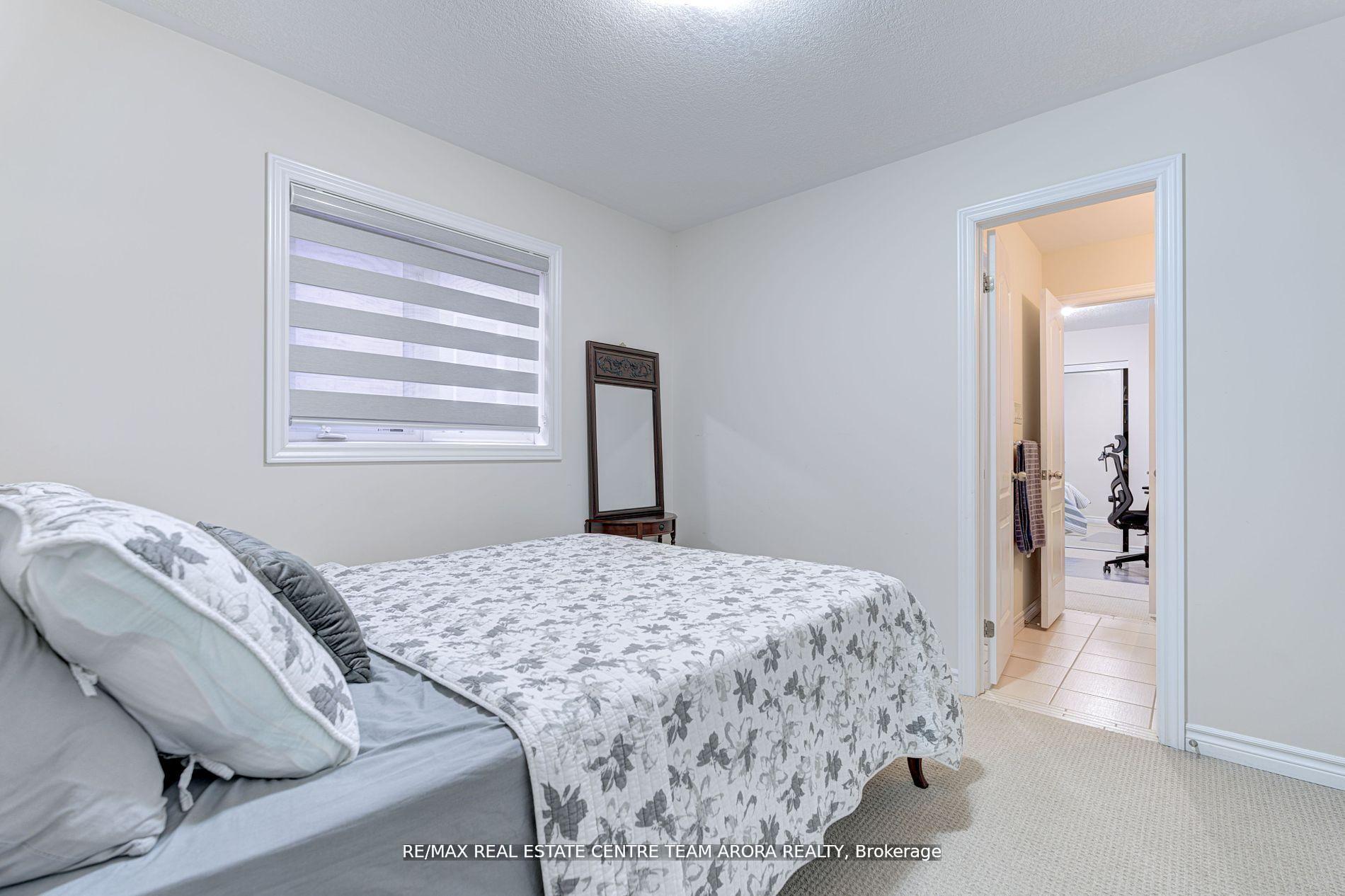 Photo 25 of 27 Monkton Circle, Brampton, Credit Valley — HOMEH