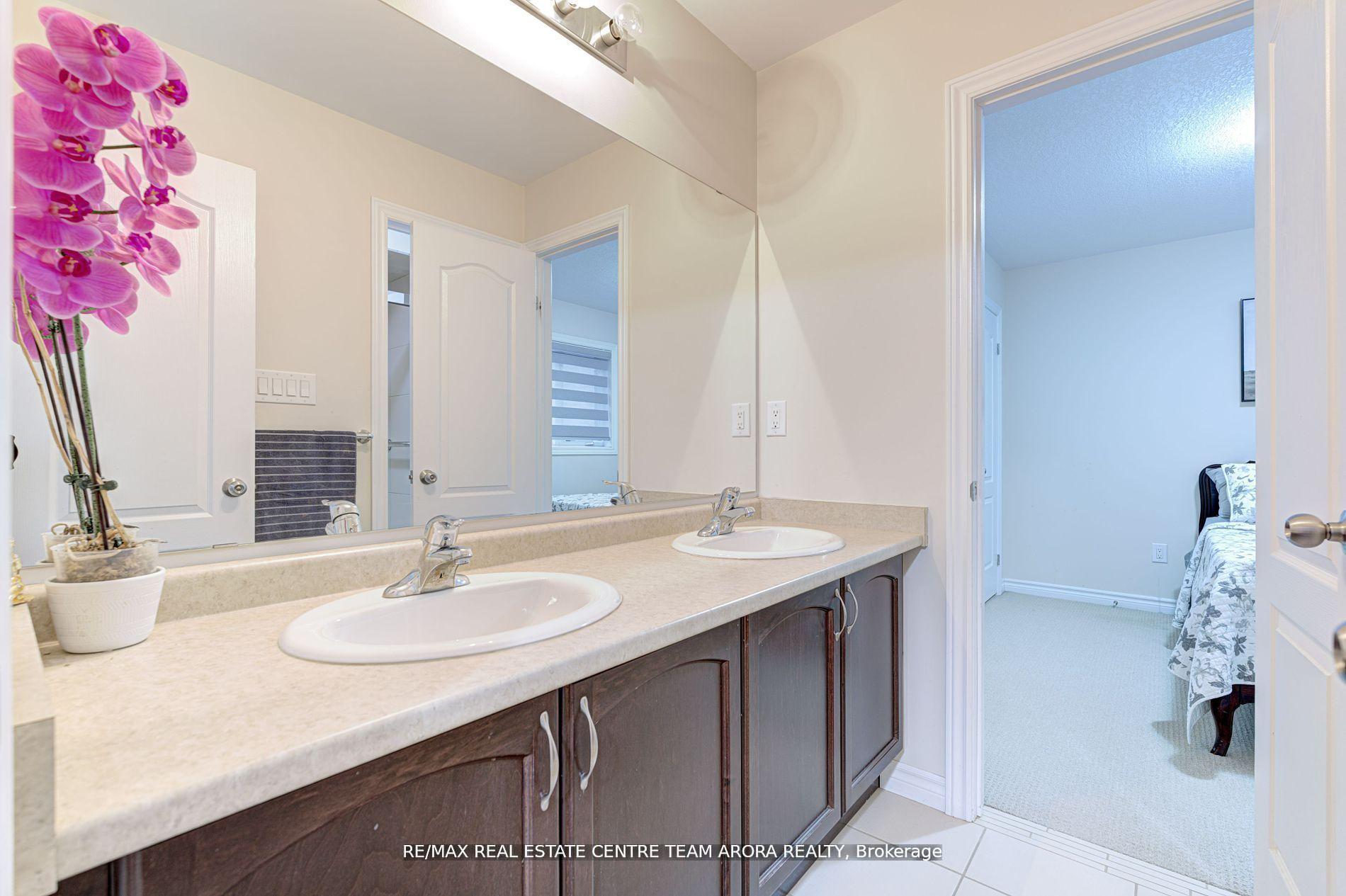Photo 26 of 27 Monkton Circle, Brampton, Credit Valley — HOMEH