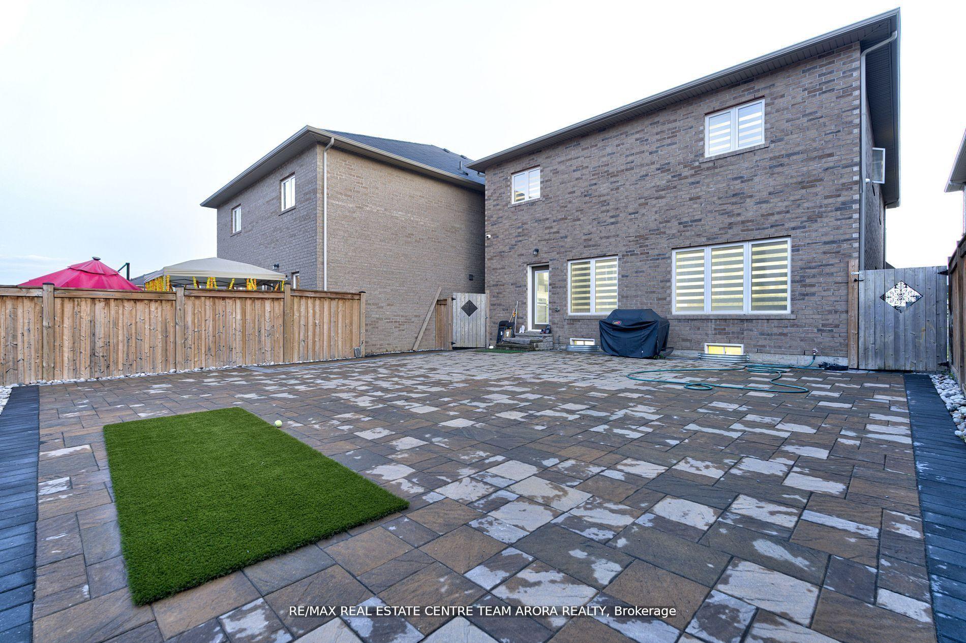 Photo 38 of 27 Monkton Circle, Brampton, Credit Valley — HOMEH