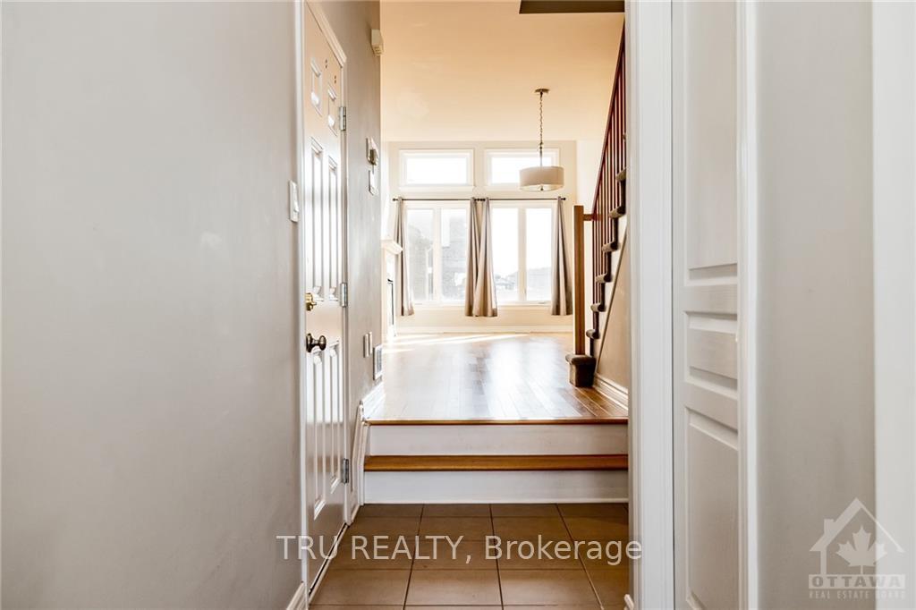 Photo 2 of 264 Dolce Crescent, Ottawa, Riverside South/Gloucester Glen — HOMEH