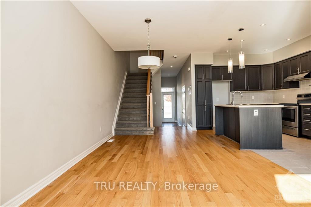Photo 6 of 264 Dolce Crescent, Ottawa, Riverside South/Gloucester Glen — HOMEH
