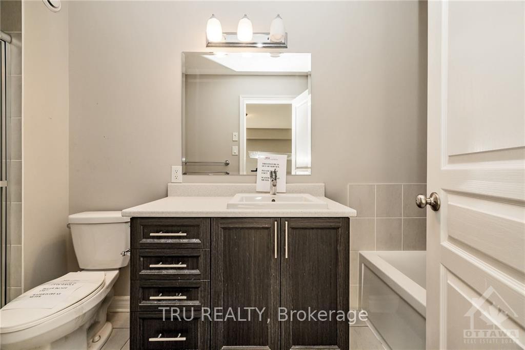 Photo 11 of 264 Dolce Crescent, Ottawa, Riverside South/Gloucester Glen — HOMEH