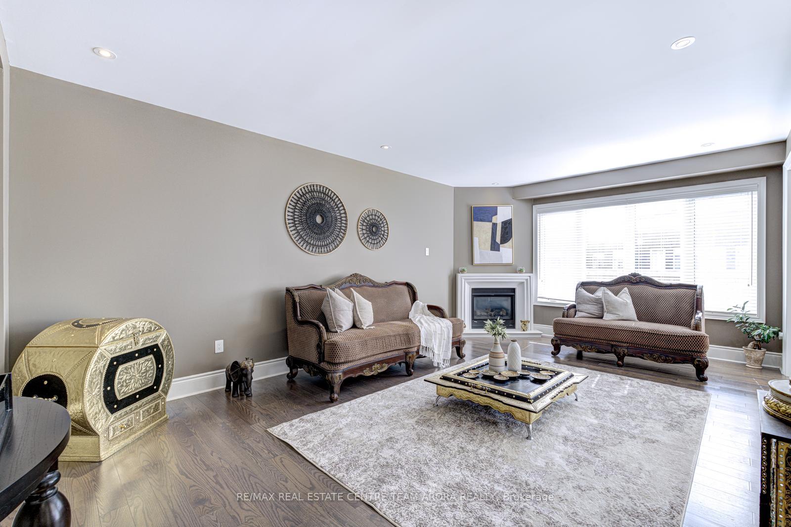 Photo 12 of 313 Buick Boulevard, Brampton, Northwest Brampton — HOMEH