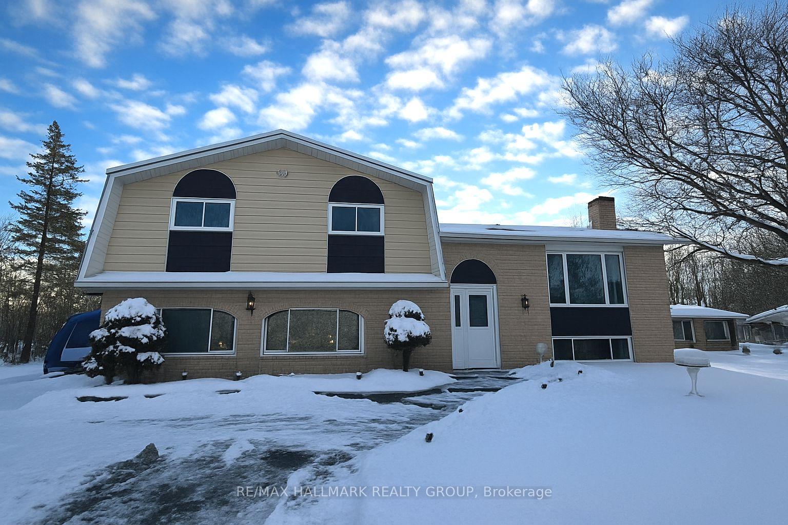 Photo 1 of 3960 Farmers Way, Ottawa, Carlsbad Springs — HOMEH