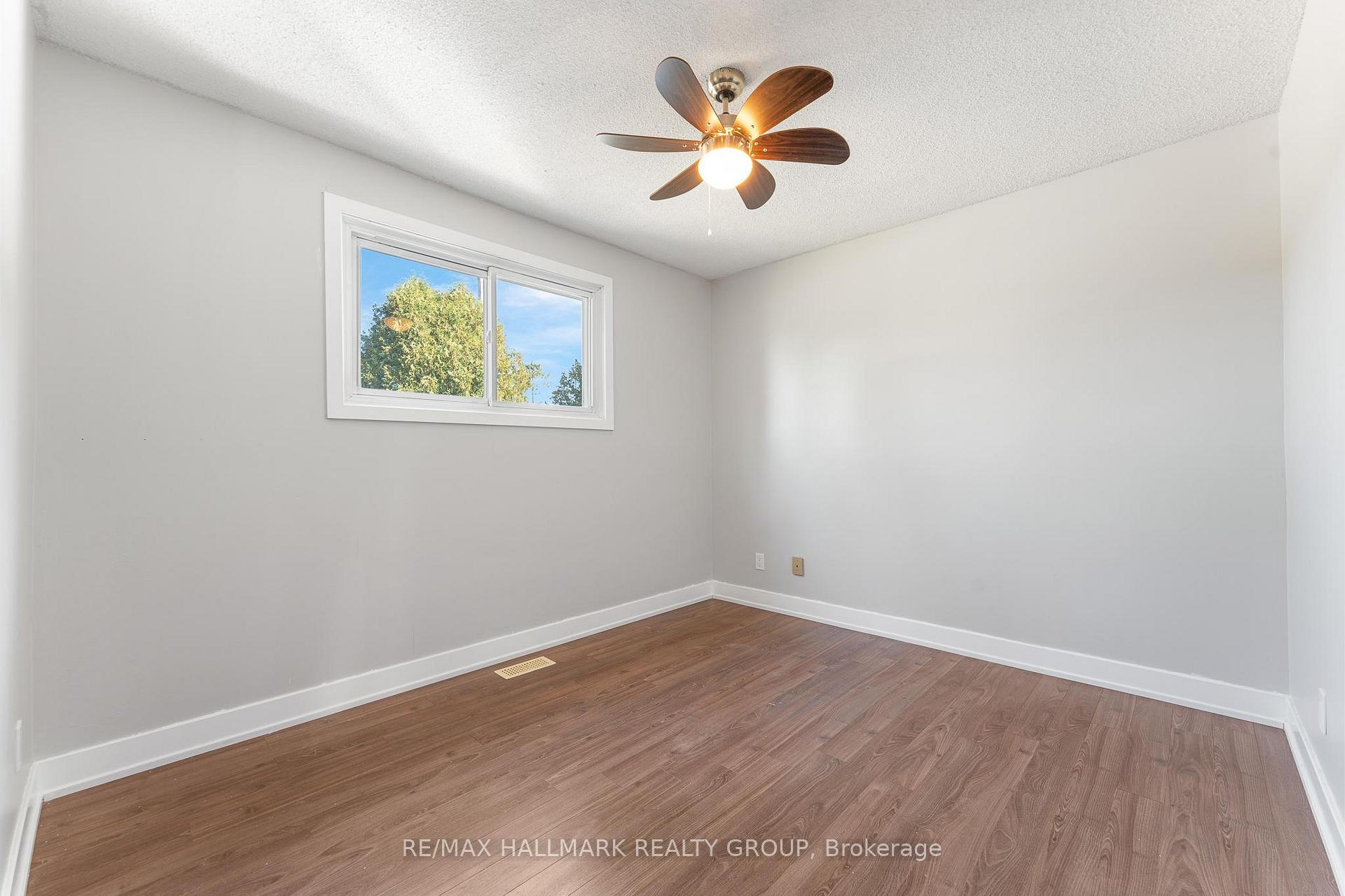 Photo 18 of 3960 Farmers Way, Ottawa, Carlsbad Springs — HOMEH