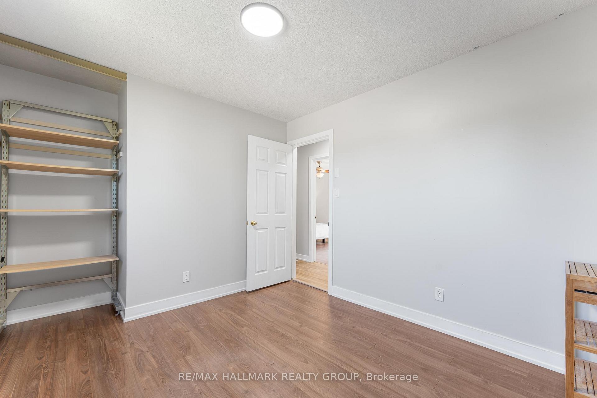 Photo 14 of 3960 Farmers Way, Ottawa, Carlsbad Springs — HOMEH