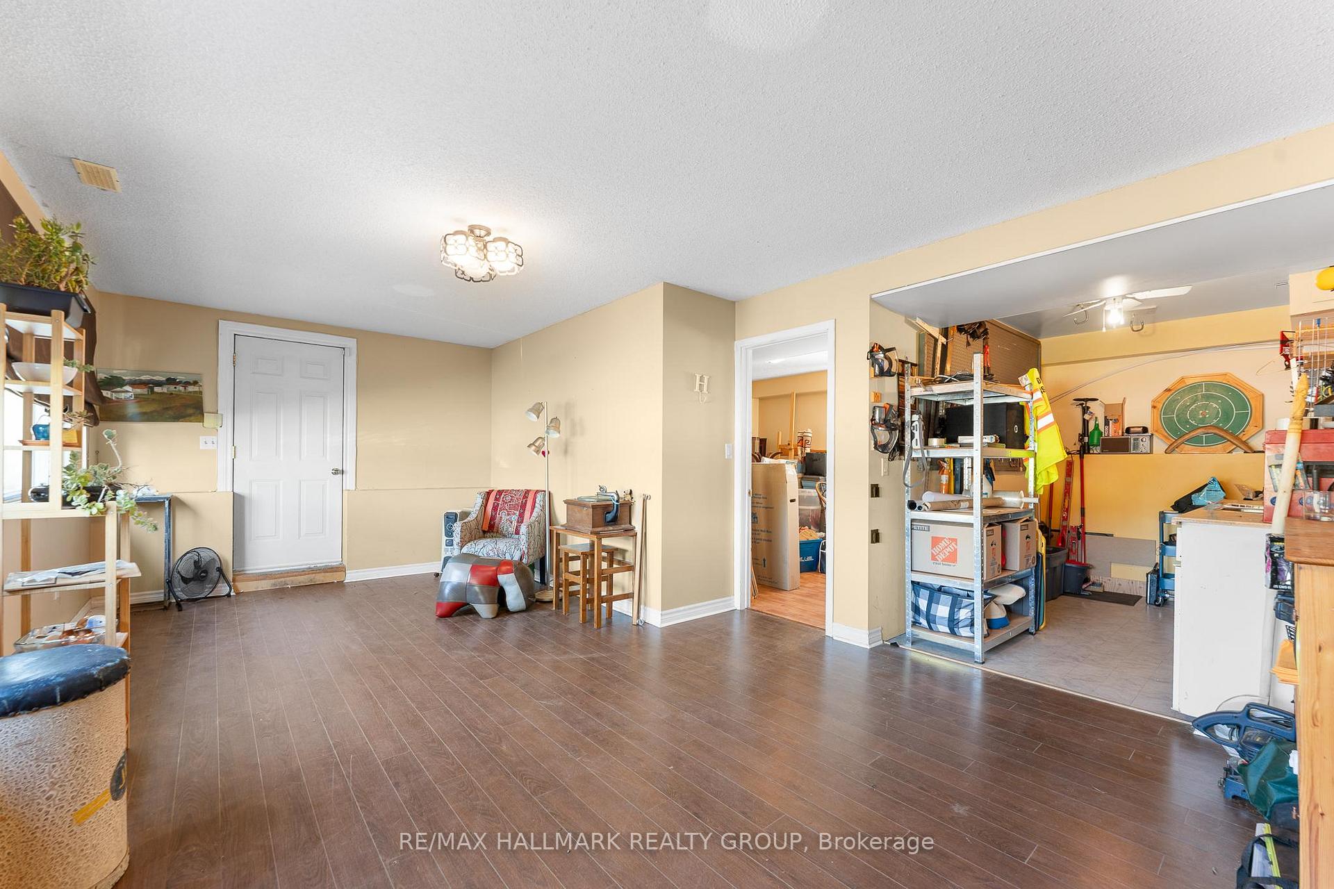 Photo 21 of 3960 Farmers Way, Ottawa, Carlsbad Springs — HOMEH