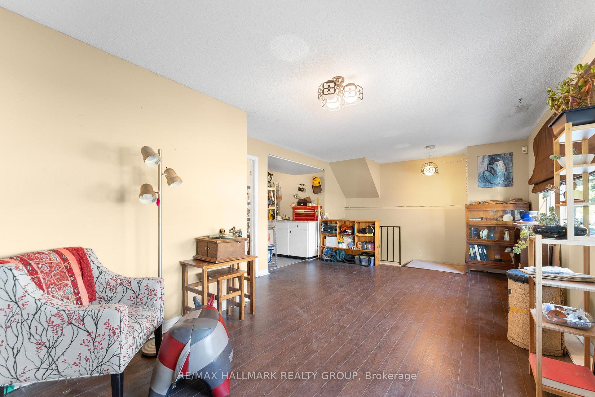 Photo 20 of 3960 Farmers Way, Ottawa, Carlsbad Springs — HOMEH