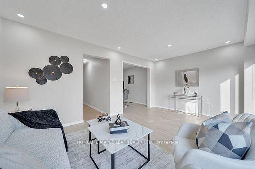 Photo 32 of 33 Kitto Court, Brampton, Fletcher's West — HOMEH