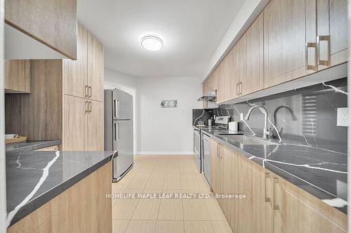 Photo 16 of 33 Kitto Court, Brampton, Fletcher's West — HOMEH