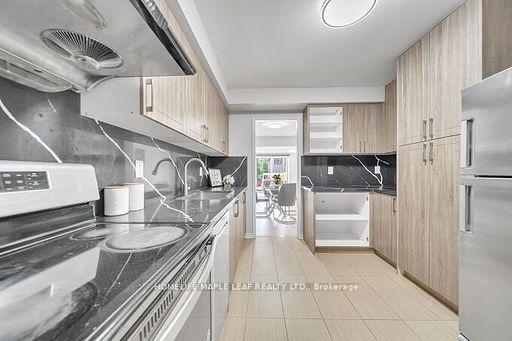 Photo 30 of 33 Kitto Court, Brampton, Fletcher's West — HOMEH