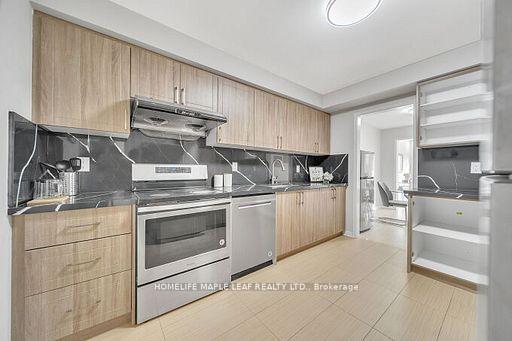 Photo 9 of 33 Kitto Court, Brampton, Fletcher's West — HOMEH