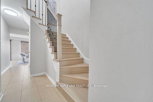 Photo 37 of 33 Kitto Court, Brampton, Fletcher's West — HOMEH
