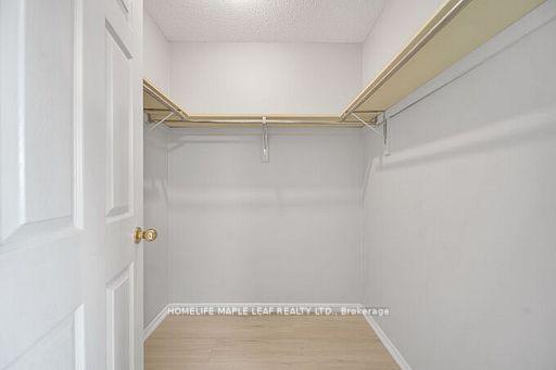 Photo 17 of 33 Kitto Court, Brampton, Fletcher's West — HOMEH