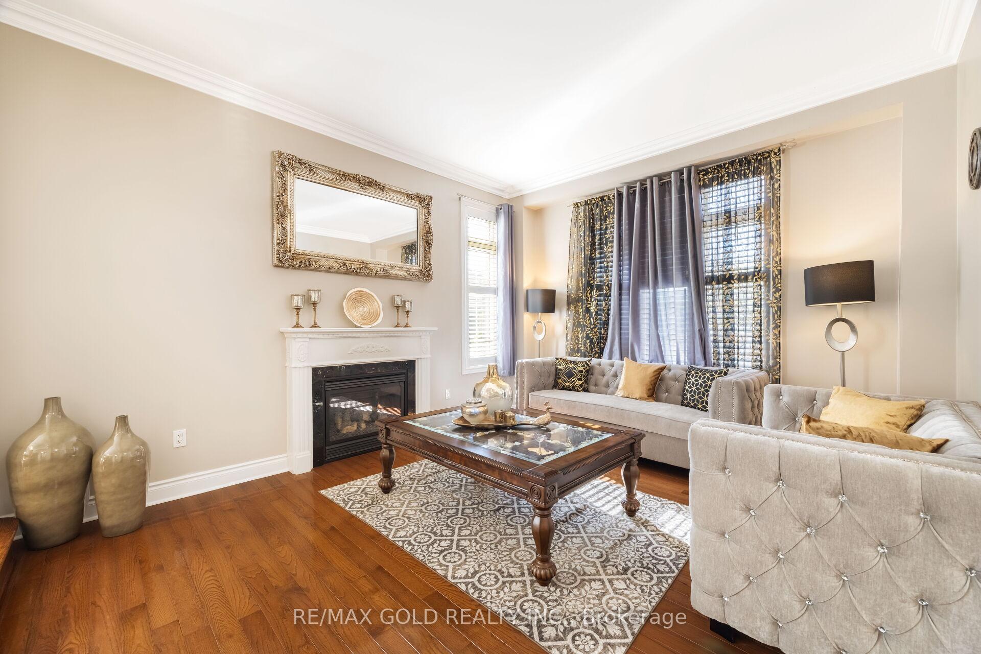 Photo 6 of 19 Eiffel Boulevard, Brampton, Vales of Castlemore North — HOMEH