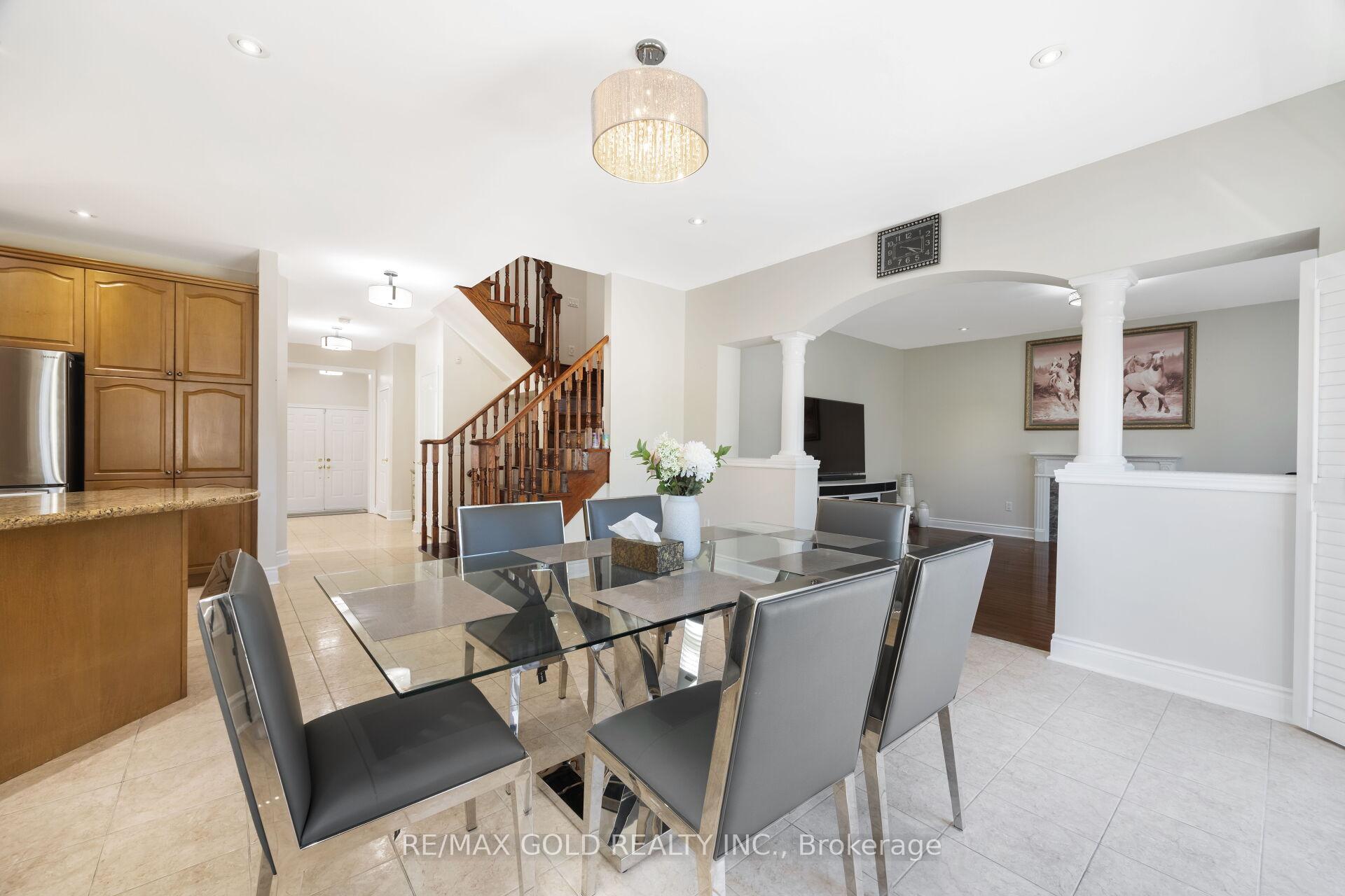 Photo 12 of 19 Eiffel Boulevard, Brampton, Vales of Castlemore North — HOMEH
