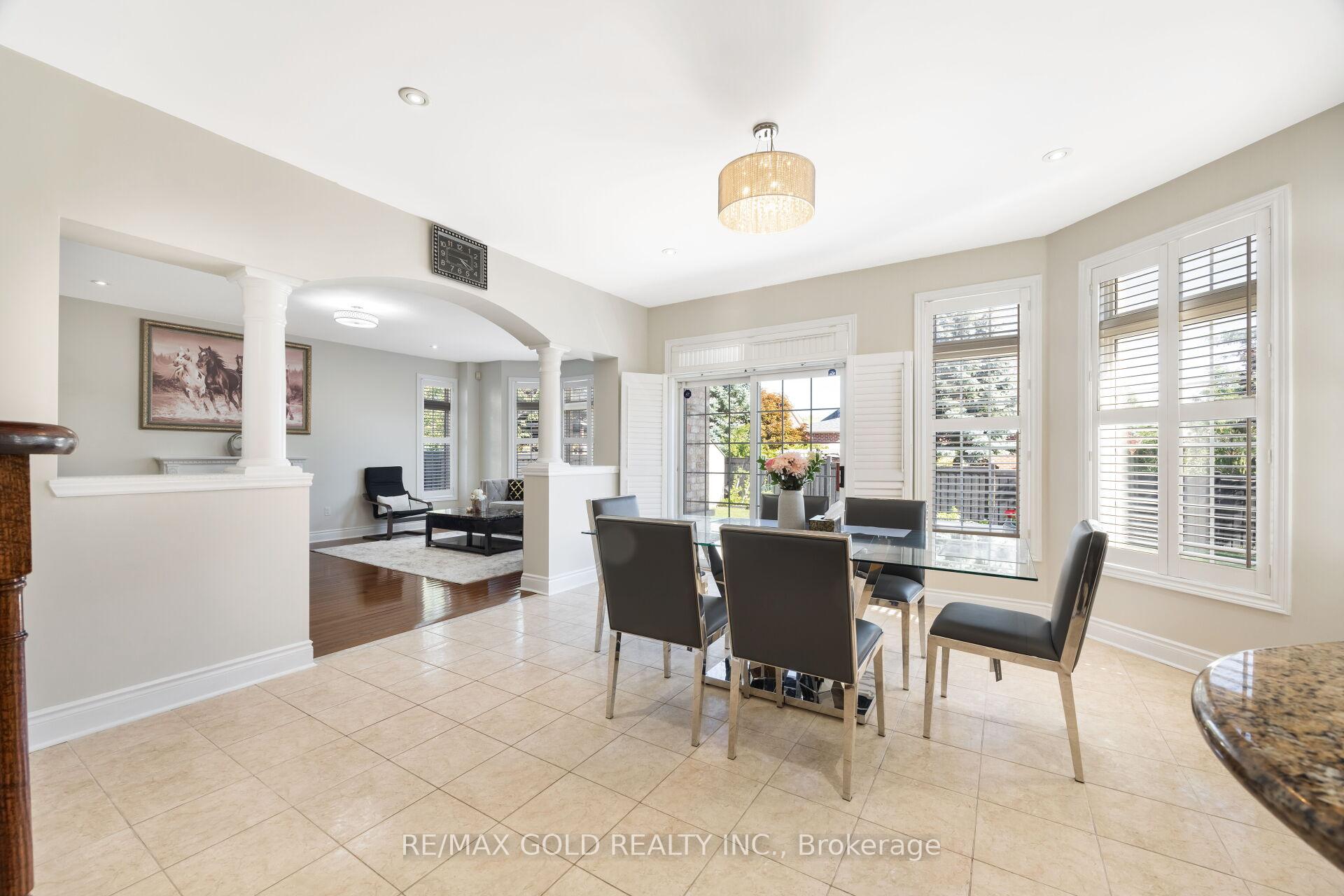Photo 13 of 19 Eiffel Boulevard, Brampton, Vales of Castlemore North — HOMEH