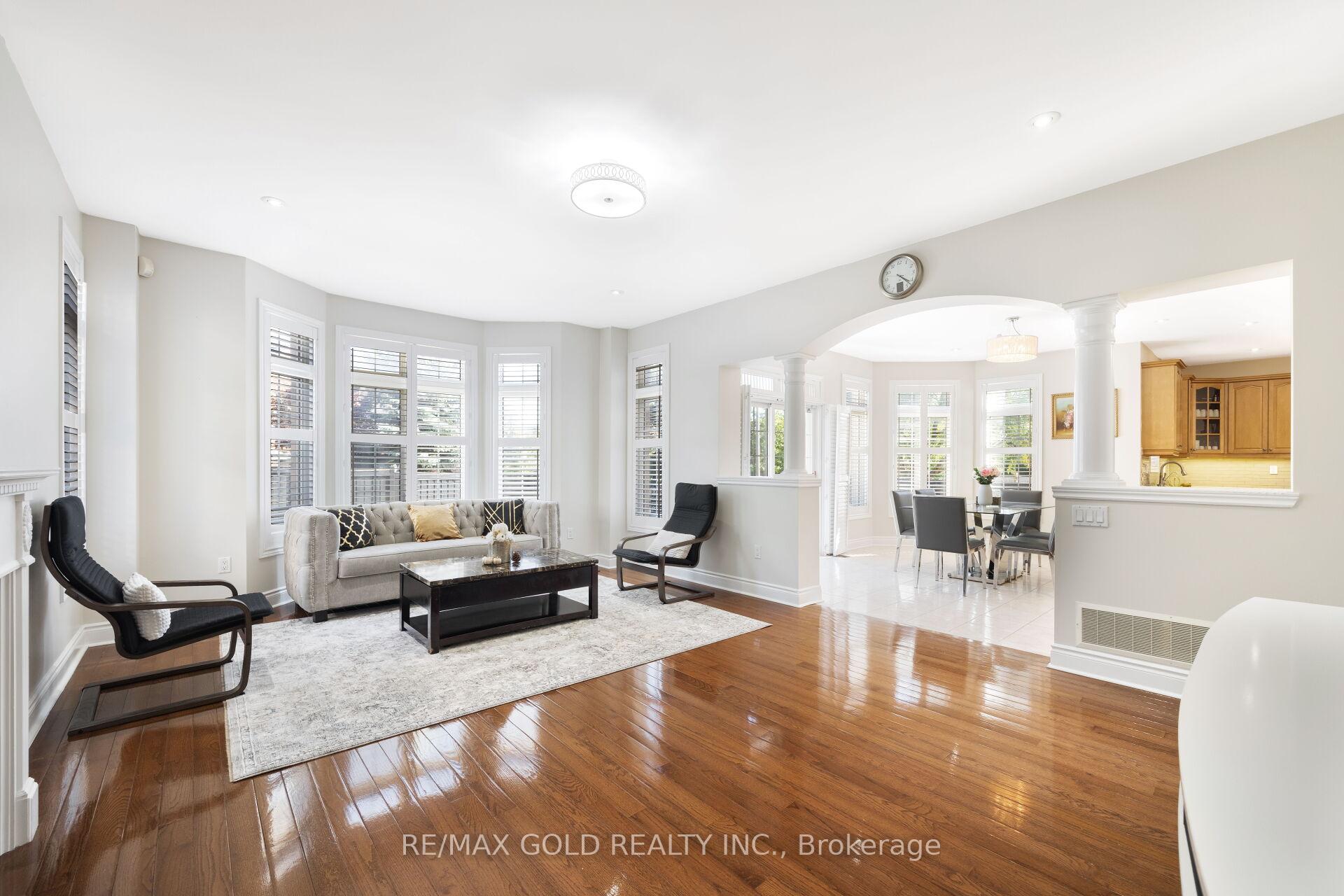 Photo 14 of 19 Eiffel Boulevard, Brampton, Vales of Castlemore North — HOMEH
