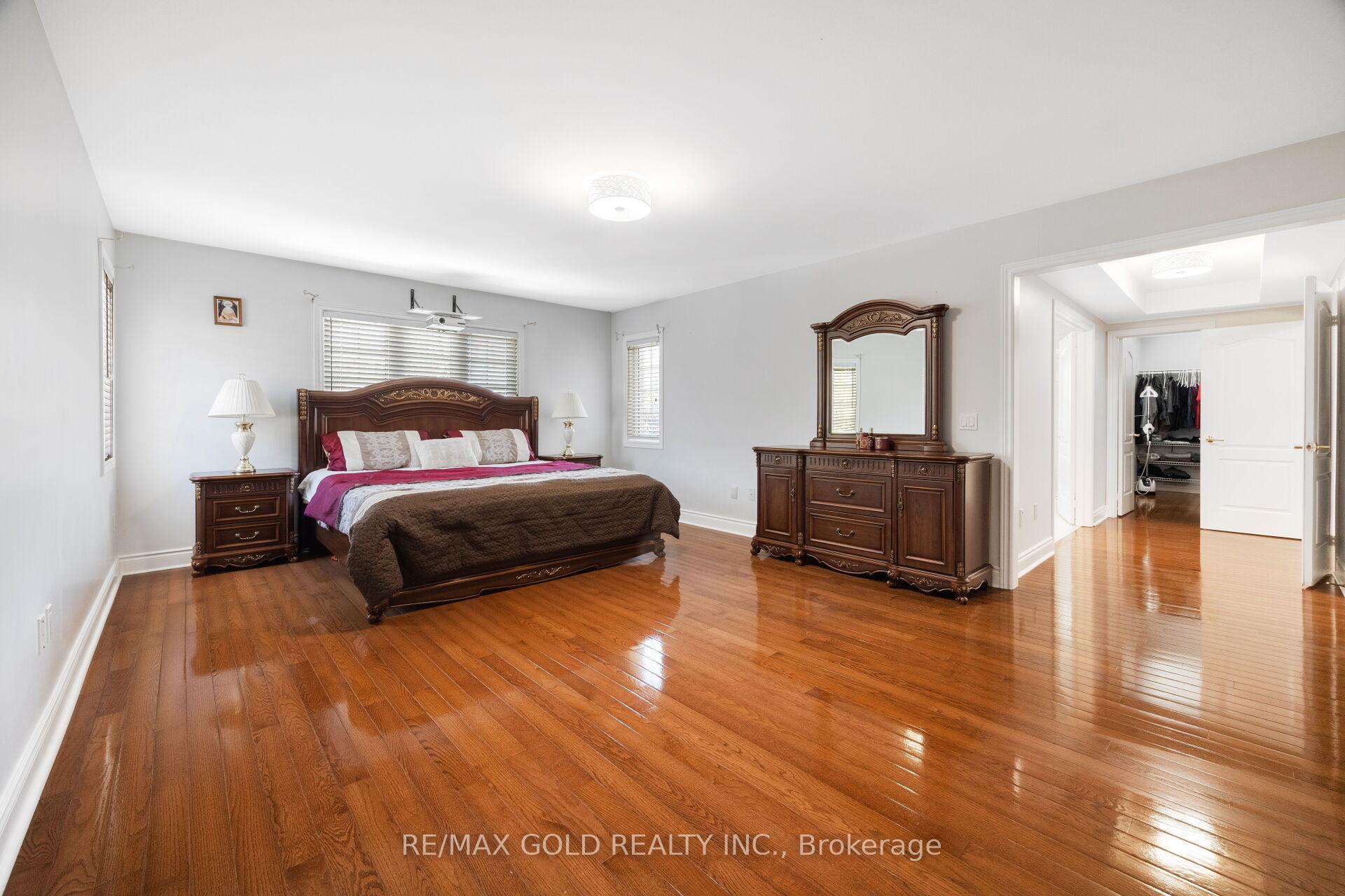 Photo 22 of 19 Eiffel Boulevard, Brampton, Vales of Castlemore North — HOMEH