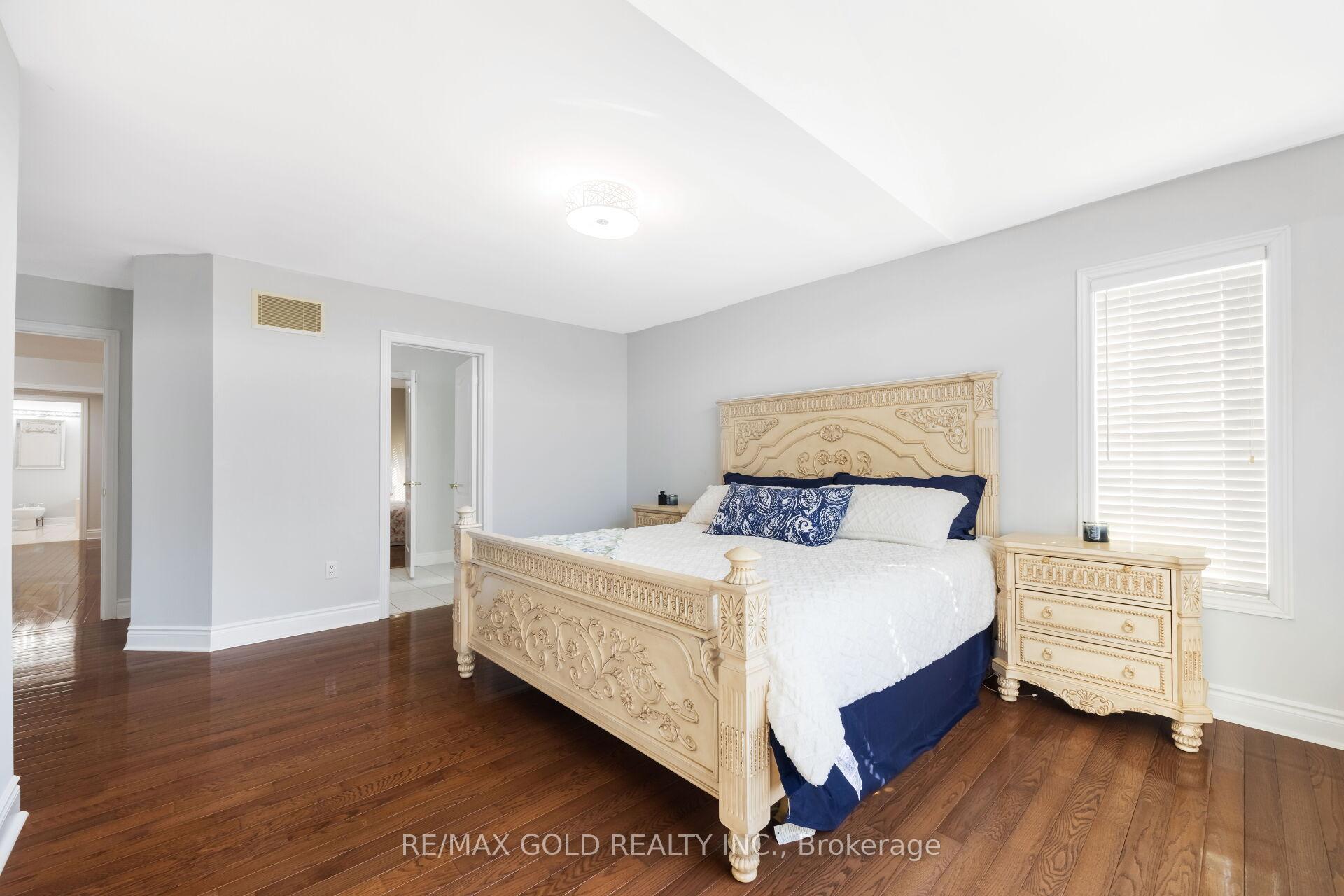 Photo 29 of 19 Eiffel Boulevard, Brampton, Vales of Castlemore North — HOMEH
