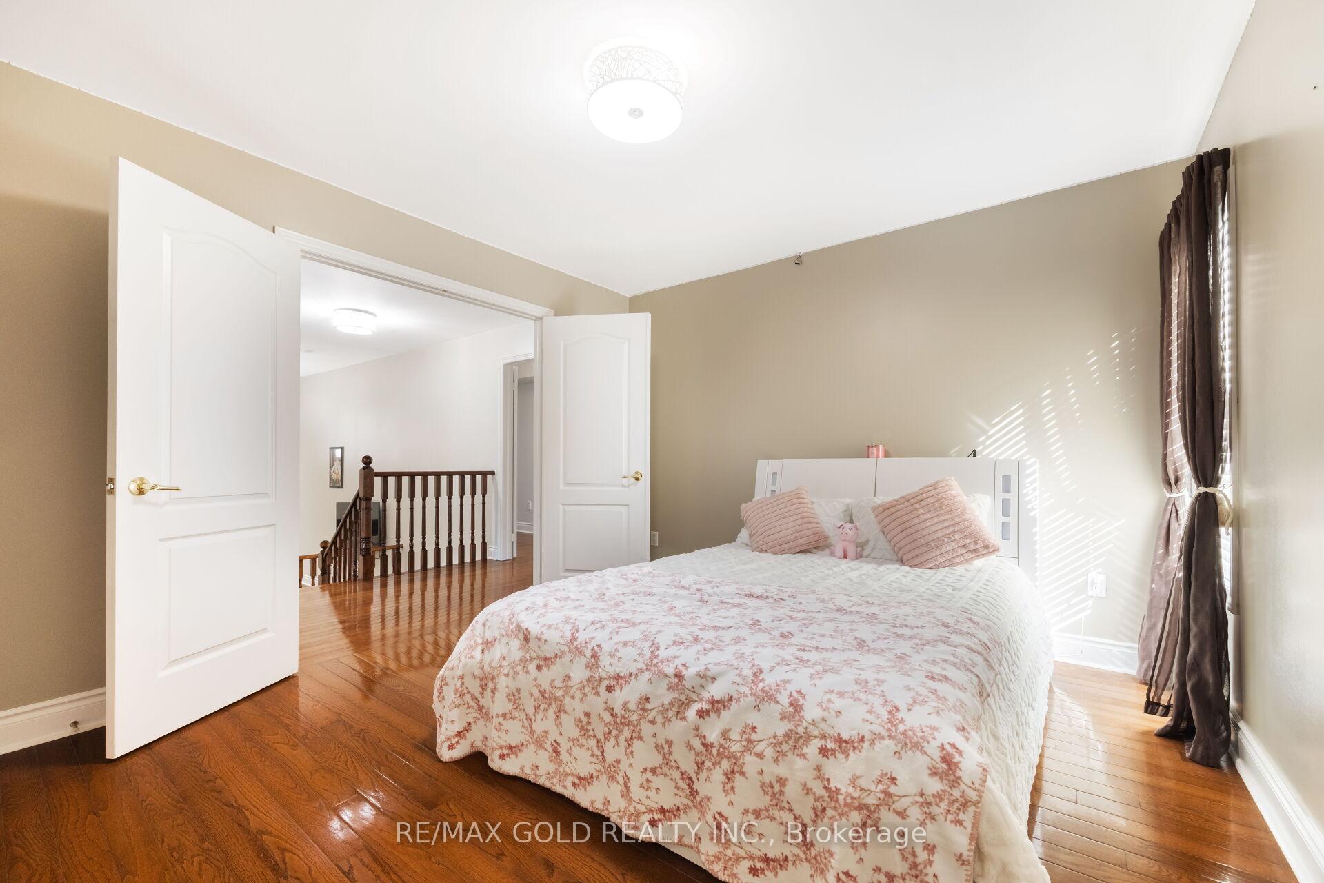Photo 33 of 19 Eiffel Boulevard, Brampton, Vales of Castlemore North — HOMEH