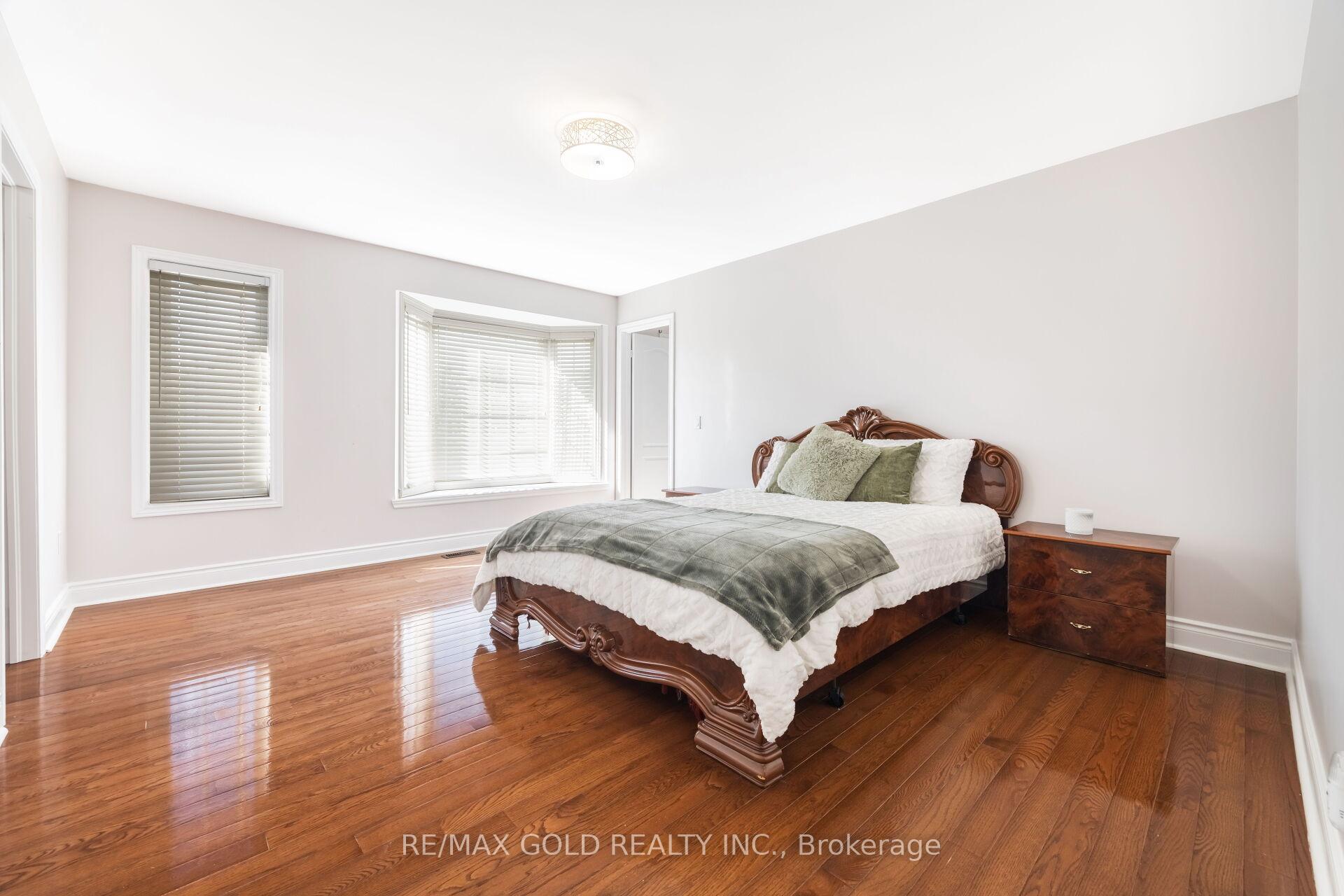 Photo 41 of 19 Eiffel Boulevard, Brampton, Vales of Castlemore North — HOMEH