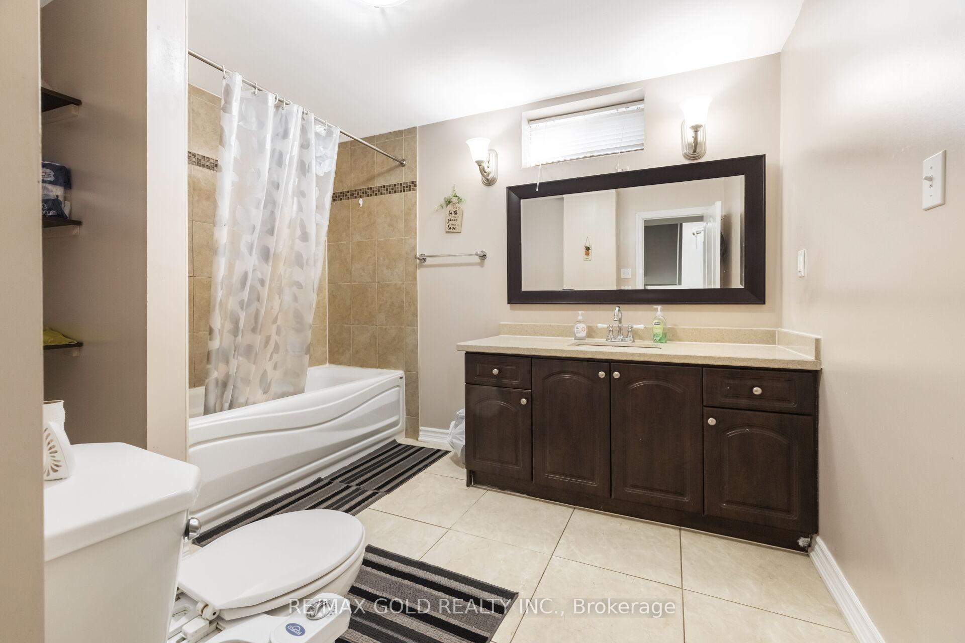 Photo 42 of 19 Eiffel Boulevard, Brampton, Vales of Castlemore North — HOMEH