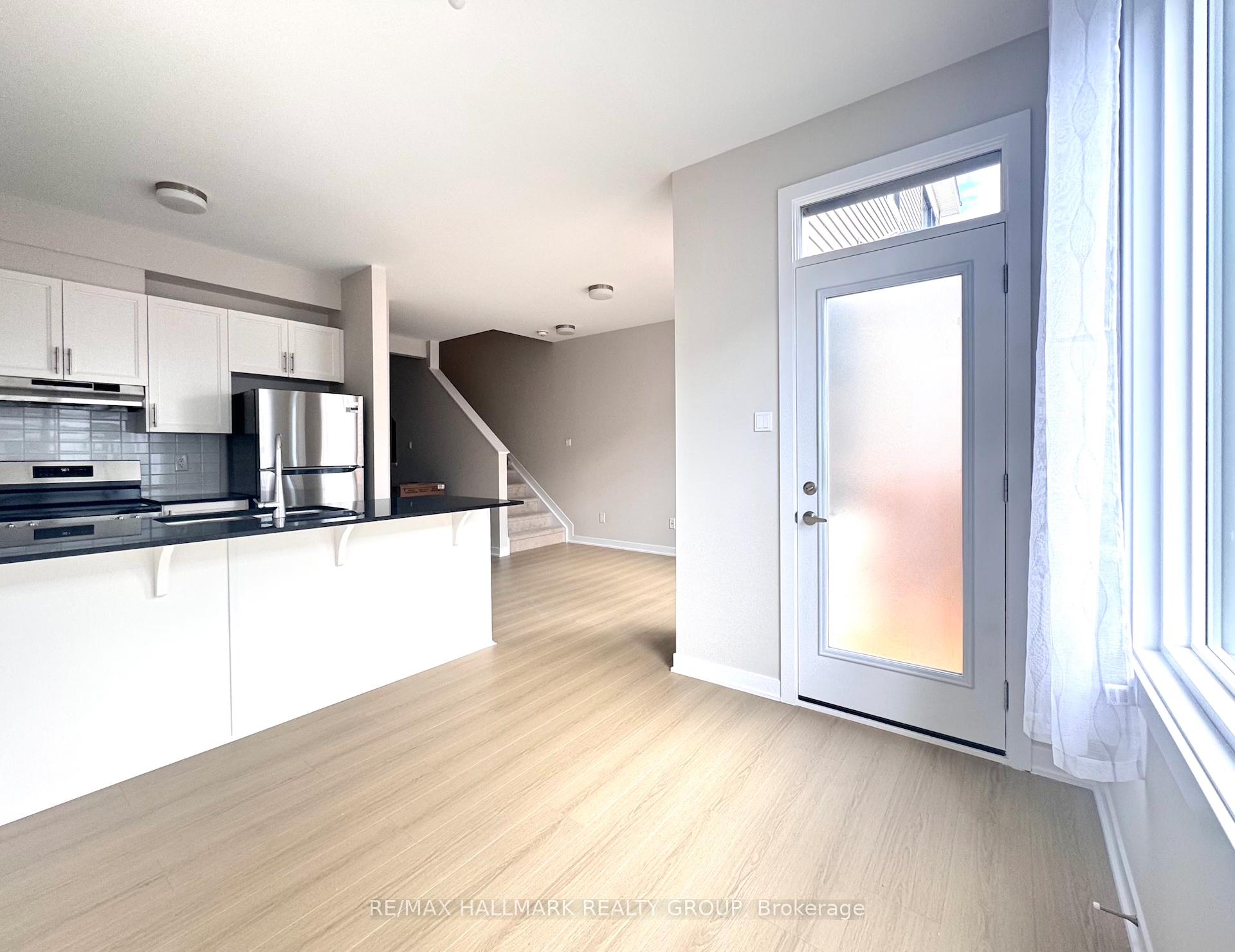 Photo 3 of 868 Andesite Terrace, Ottawa, Barrhaven - Half Moon Bay — HOMEH