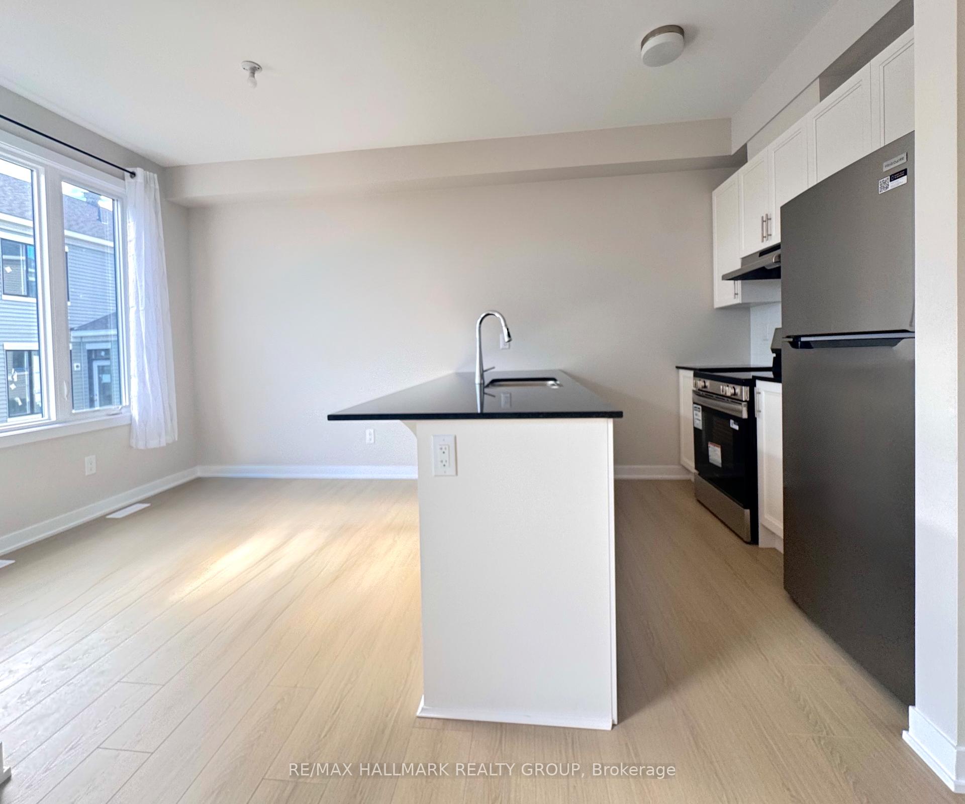Photo 4 of 868 Andesite Terrace, Ottawa, Barrhaven - Half Moon Bay — HOMEH