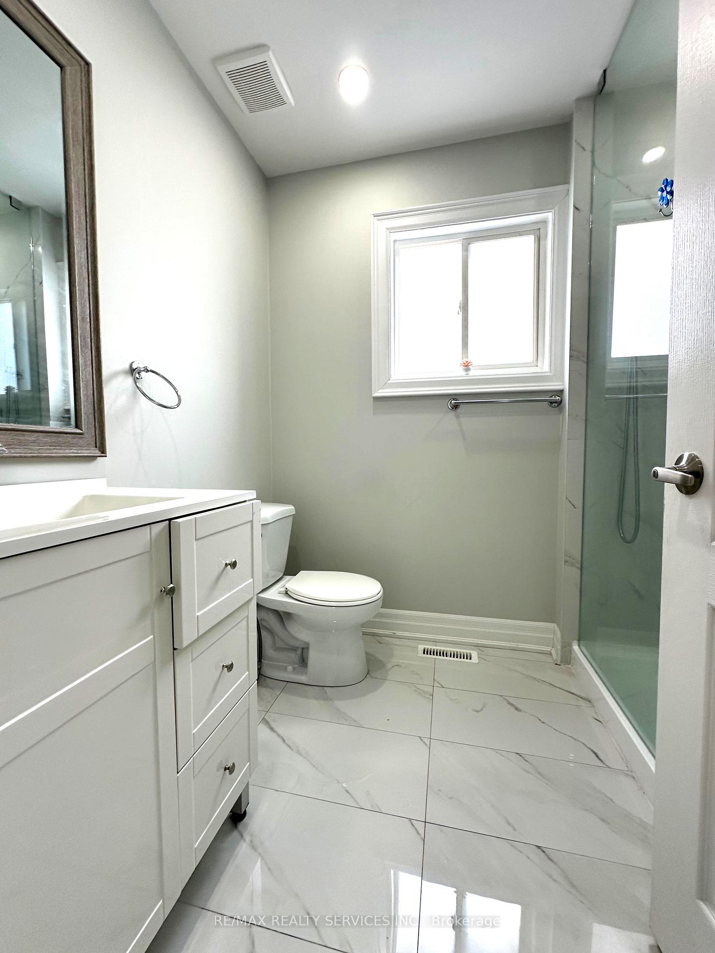 Photo 11 of 13 Olde Town Road N, Brampton, Fletcher's Creek Village — HOMEH