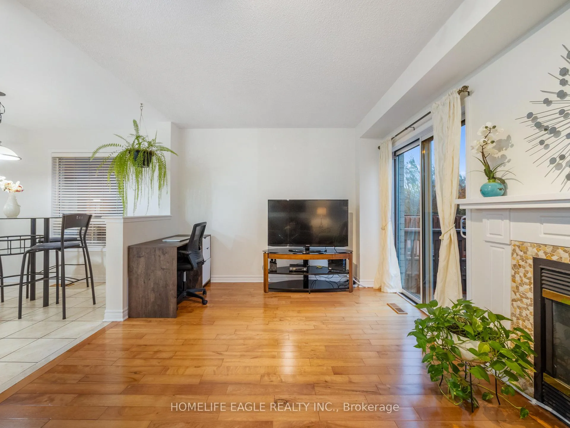 Photo 4 of 14 Corvette Court, Brampton, Fletcher's Meadow — HOMEH
