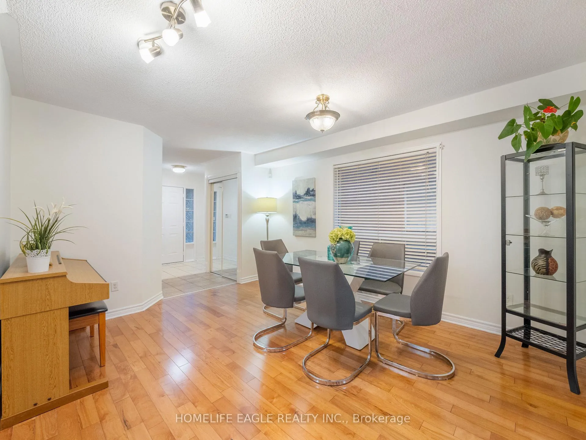 Photo 8 of 14 Corvette Court, Brampton, Fletcher's Meadow — HOMEH