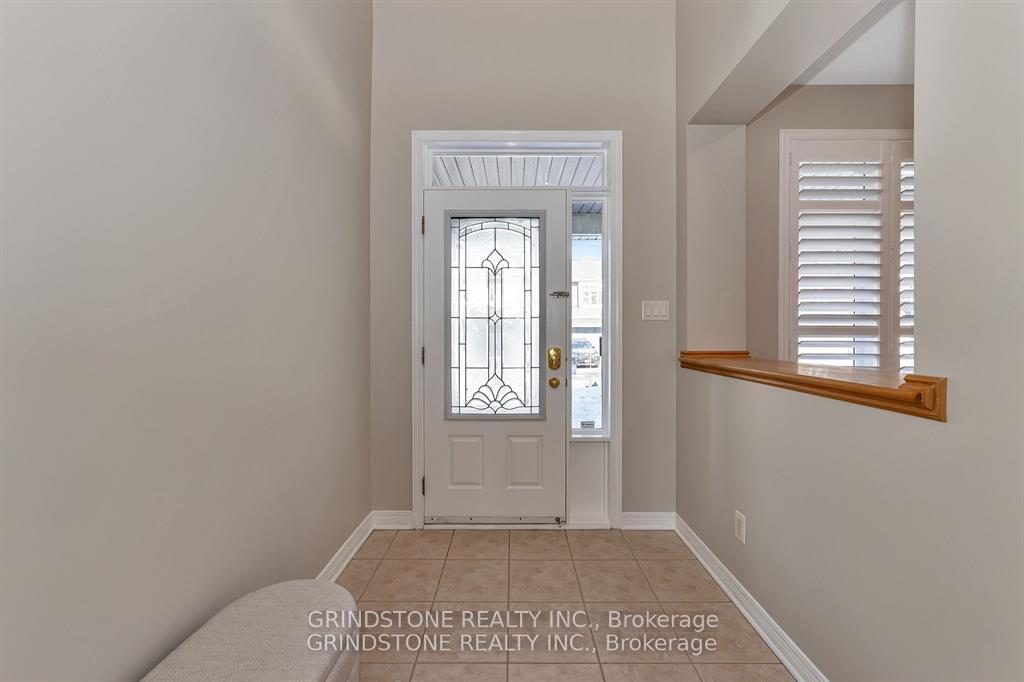Photo 3 of 12 Escade Drive, Ottawa, Barrhaven East — HOMEH