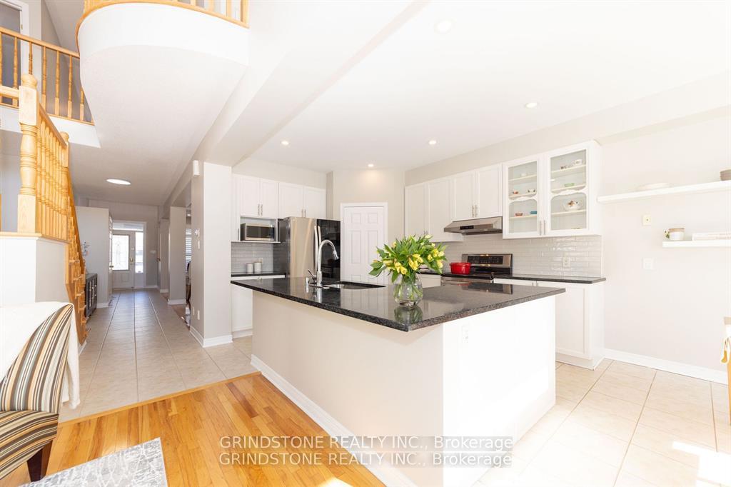Photo 6 of 12 Escade Drive, Ottawa, Barrhaven East — HOMEH