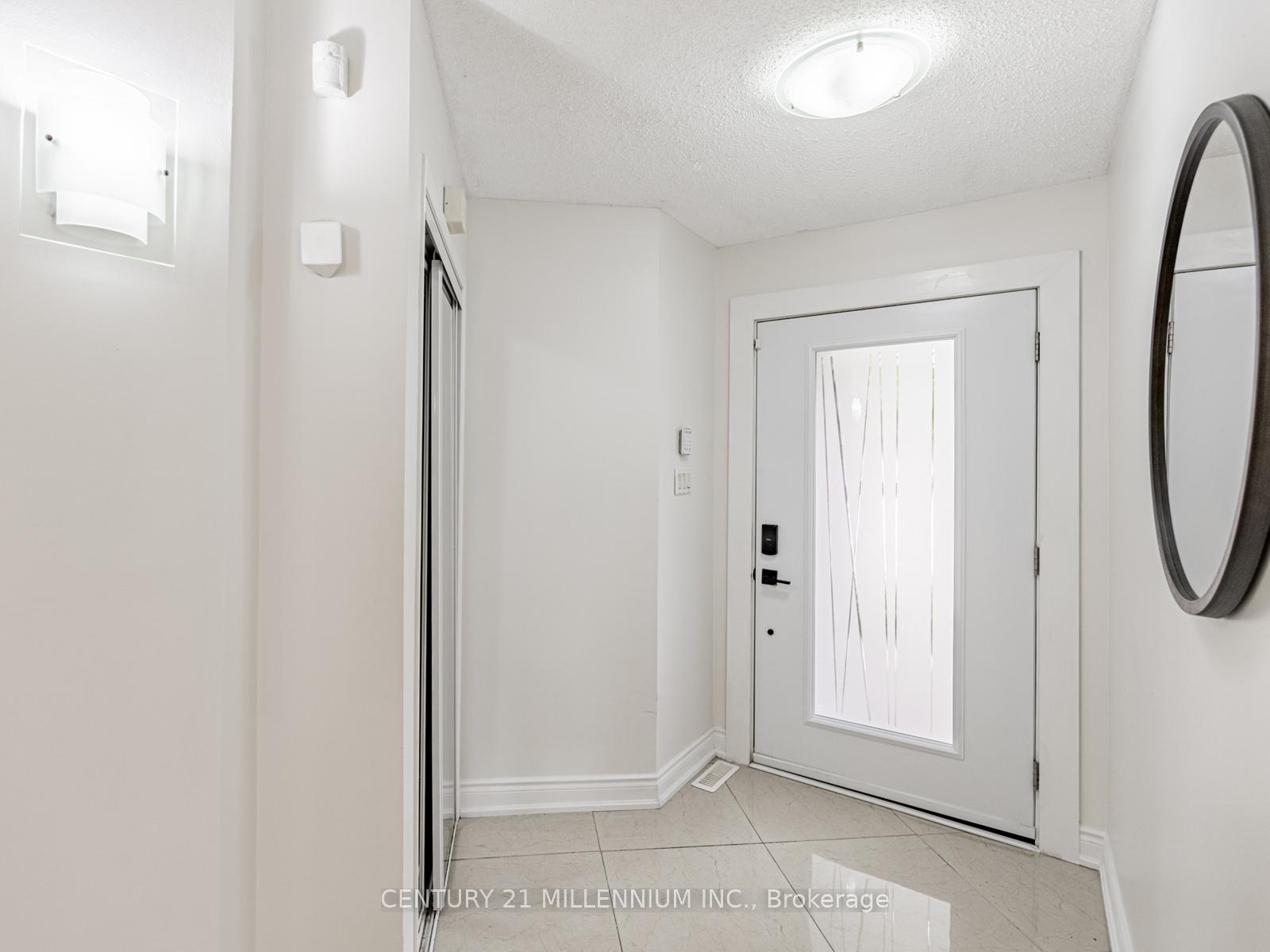 Photo 11 of 13 Rocky Mountain Crescent, Brampton, Sandringham-Wellington — HOMEH