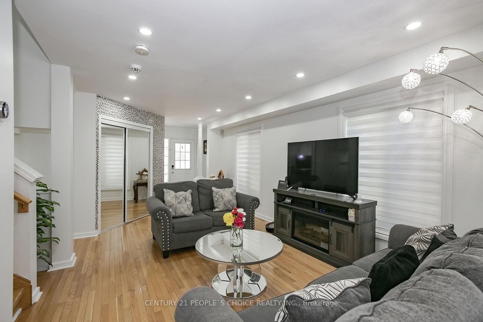 Photo 11 of 47 Garibaldi Drive, Brampton, Fletcher's Meadow — HOMEH